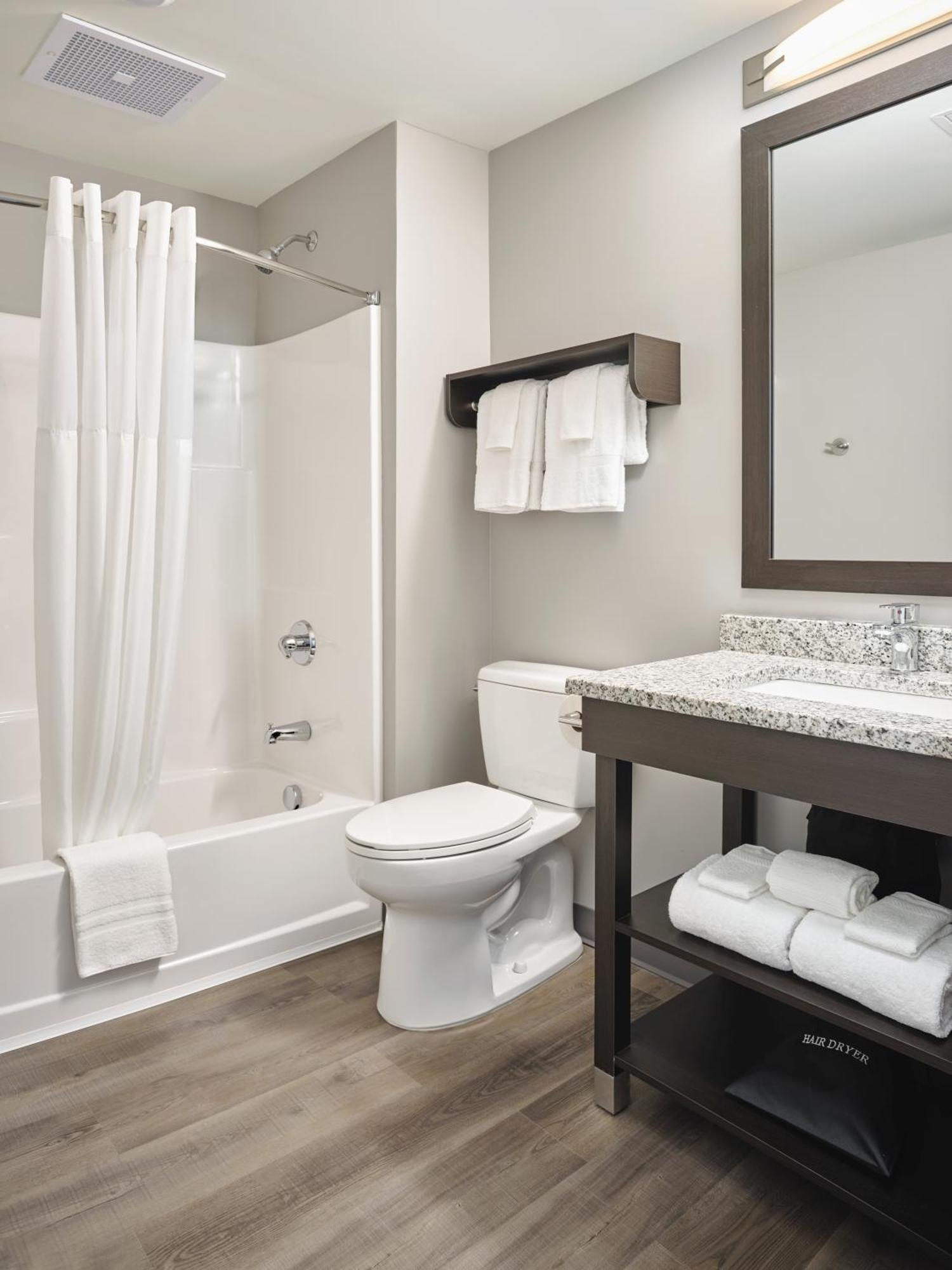 Stayapt Suites Pensacola-Uwf/Florida Hospital Area Ferry Pass 외부 사진